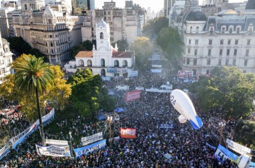 La Unión de usuarios y Consumidores en la Marcha Federal: defendemos la educación pública y gratuita